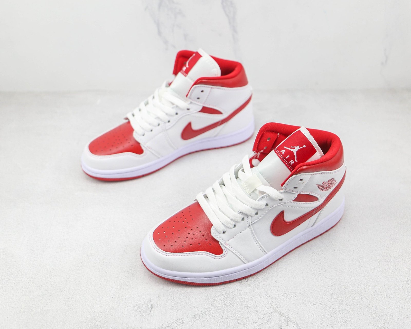 Jordan 1 Mid Reverse Chicago Jordan 1 Mid Reverse Chicago