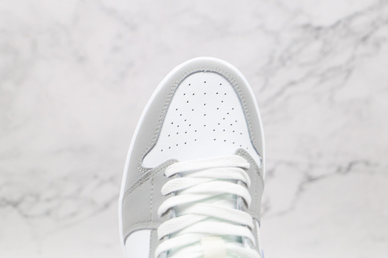 Jordan 1 Mid Wolf Grey Aluminum Jordan 1 Mid Wolf Grey Aluminum