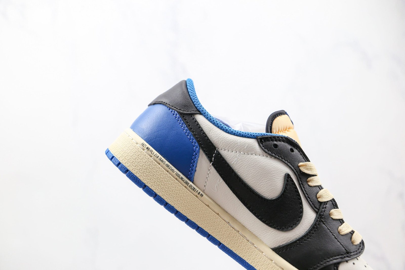 Jordan 1 Low Fragment x Travis Scott Jordan 1 Low Fragment x Travis Scott
