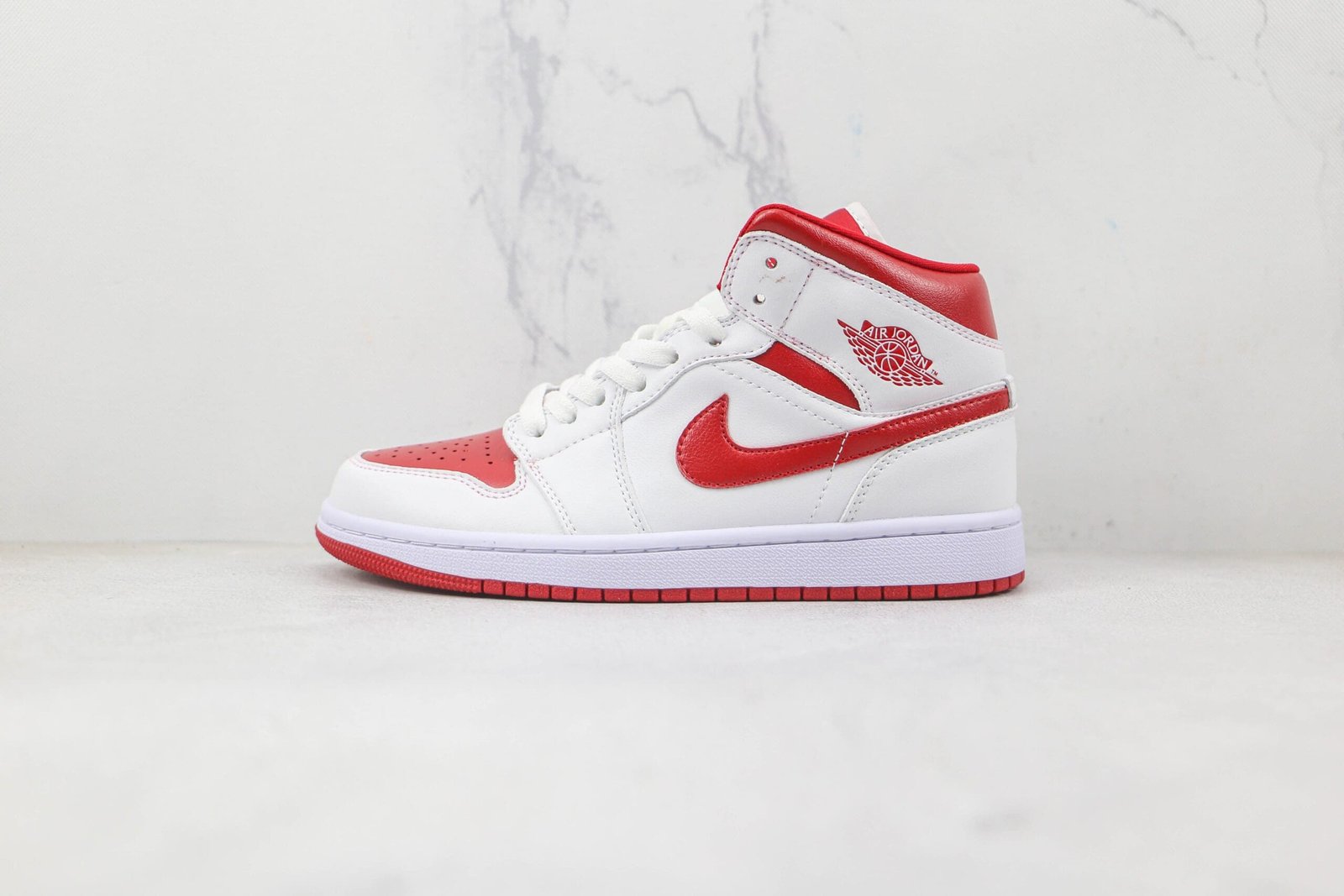 Jordan 1 Mid Reverse Chicago Jordan 1 Mid Reverse Chicago