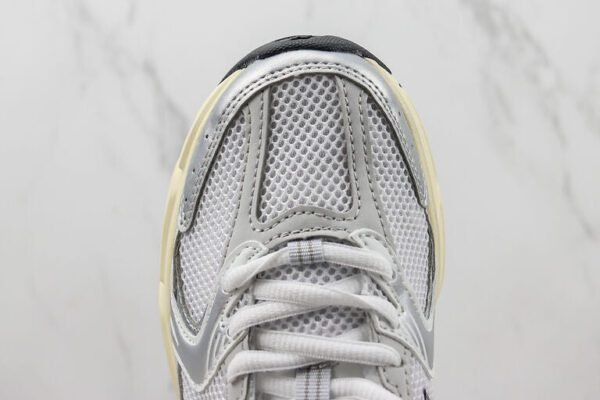 New Balance 530 Silver Cream