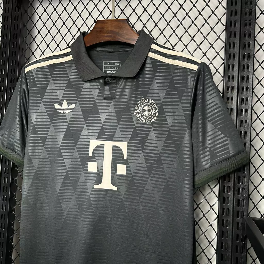 Camisa do Bayern de Munique EE 2024-2025 Camisa do Bayern de Munique EE 2024-2025
