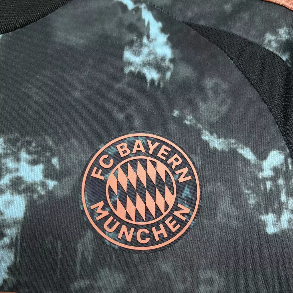 Camisa do Bayern de Munique II 2024-2025 Camisa do Bayern de Munique II 2024-2025