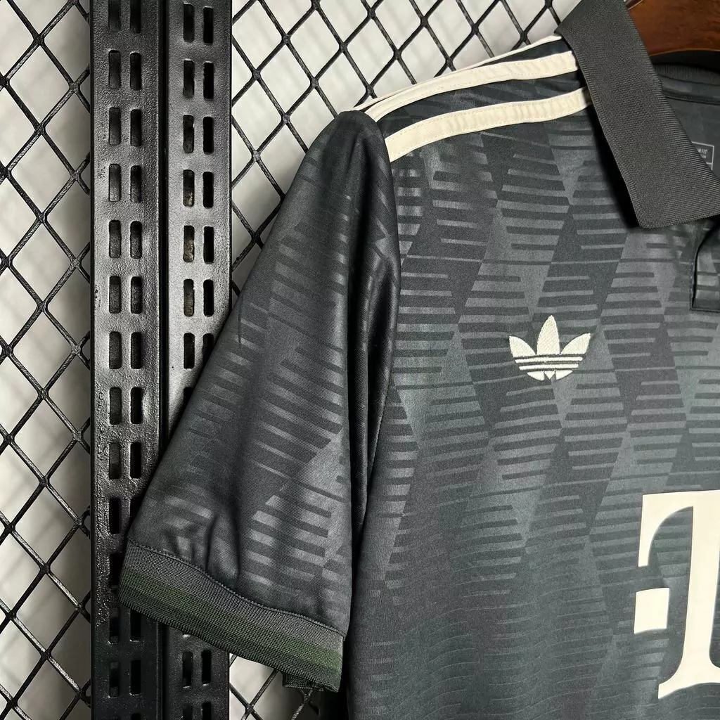 Camisa do Bayern de Munique EE 2024-2025 Camisa do Bayern de Munique EE 2024-2025