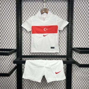 Kit de Uniforme Infantil da Turquia I 2024-2025