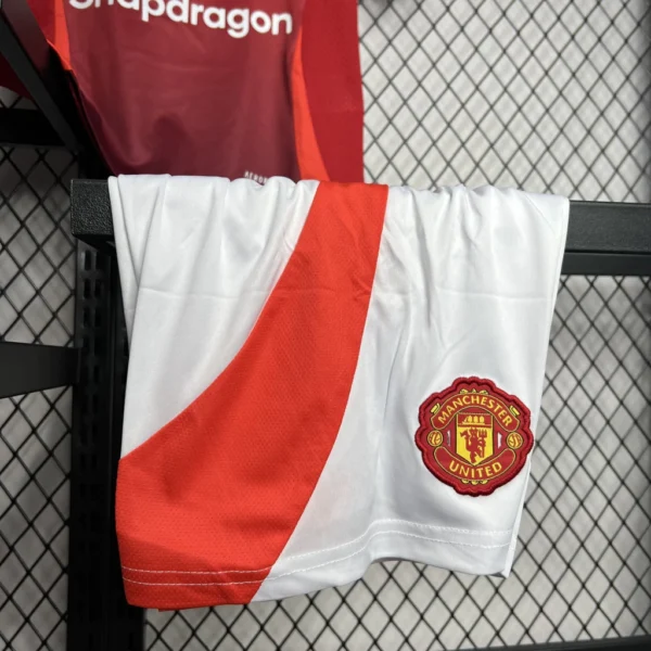 Kit de Uniforme Infantil do Manchester United I 2024-2025