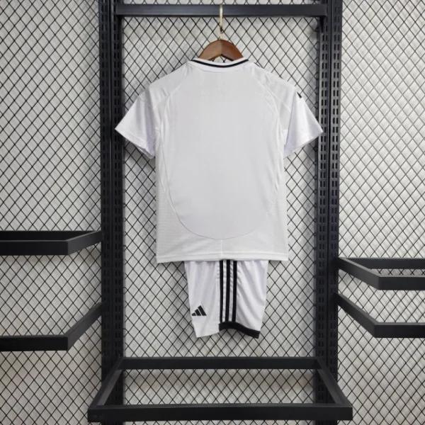 Kit de Uniforme Infantil do Real Madrid I 2024-2025
