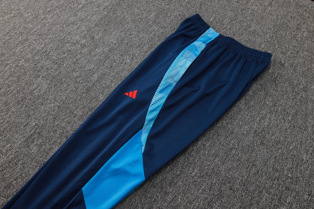 Conjunto Blusa Meio Zíper e Calça Azul Claro do Flamengo 2025-2026 Conjunto Blusa Meio Zíper e Calça Azul Claro do Flamengo 2025-2026