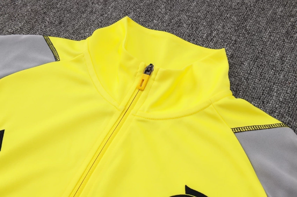Conjunto Casaco e Calça Amarelo do Flamengo 2024-2025 Conjunto Casaco e Calça Amarelo do Flamengo 2024-2025