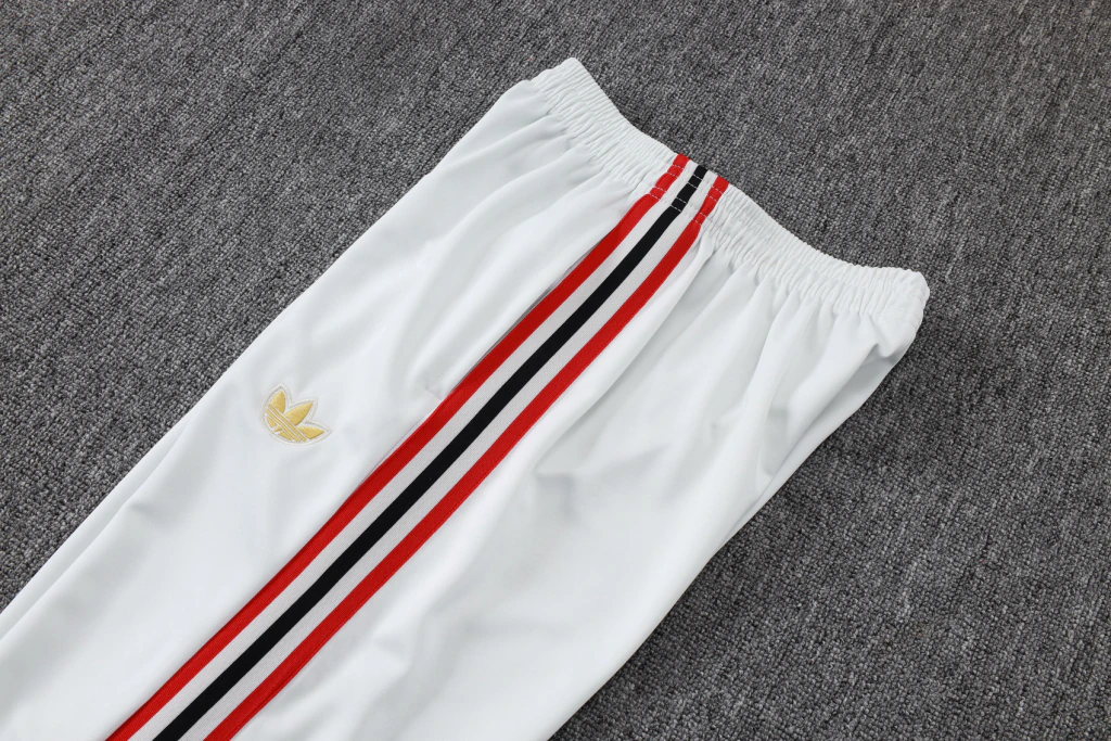 Conjunto Casaco e Calça Branco do Flamengo 2025-2026 Conjunto Casaco e Calça Branco do Flamengo 2025-2026